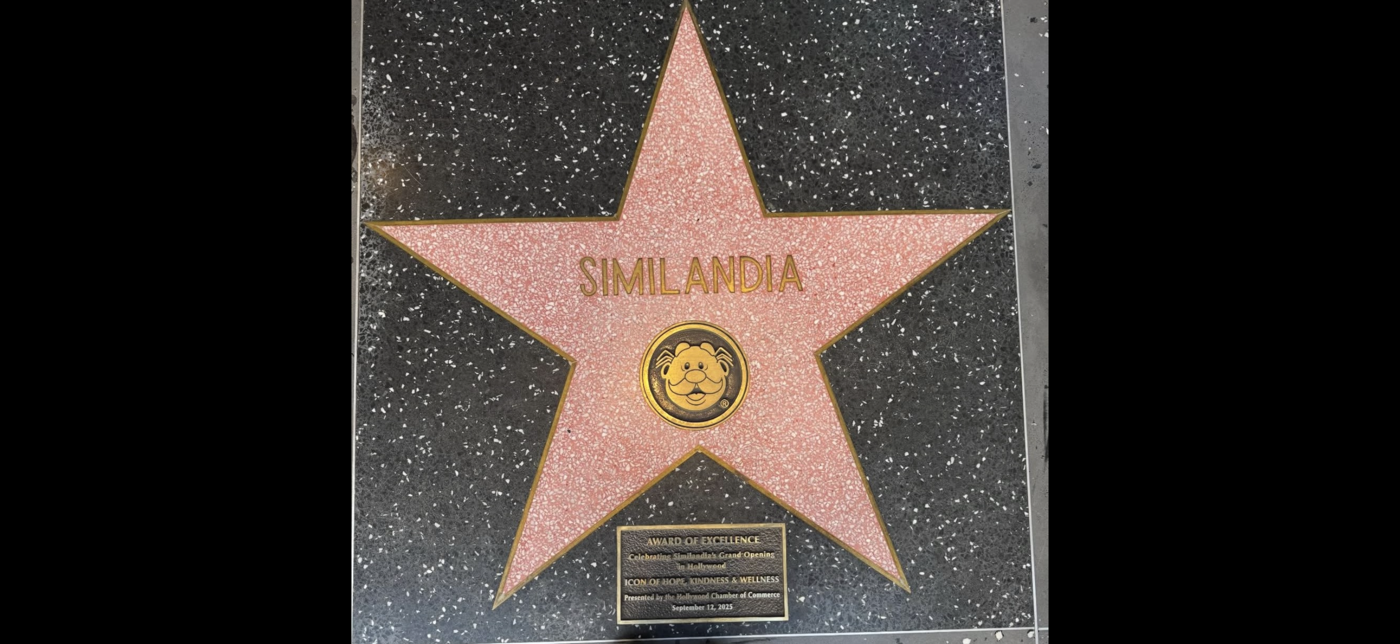 Dr. Simi llega a Hollywood con homenaje simbólico en el Paseo de la Fama