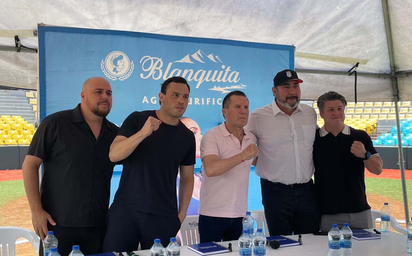 Gratis disfrutarán función de box en gradas familias de colonias populares