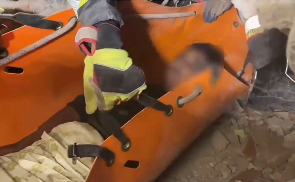 Ejército Mexicano rescata con vida a un niño de 11 años tras el terremoto en Venezuela