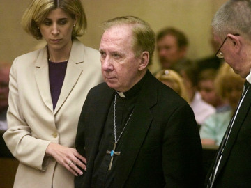 Niega ex obispo acusación de abuso sexual