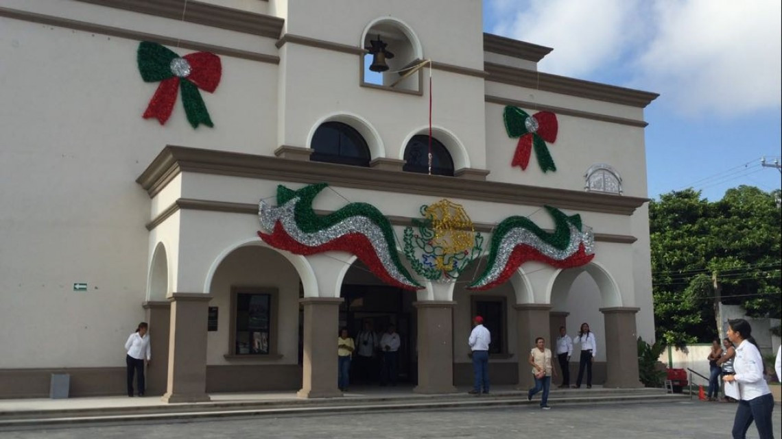 Simulan incendio en presidencia municipal de Altamira
