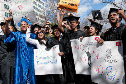 "Dreamers" son protegidos por colaboradores de Trump a cambio de muro