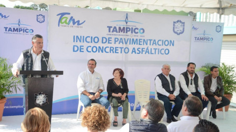 Pone en marcha Chucho Nader la pavimentación de otra calle