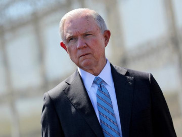 Sessions mintió sobre no tener contactos con Rusia 
