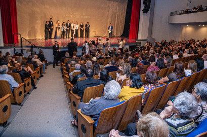Matamorenses disfrutan presentación especial de La Loca del Reforma; alcalde Mario López otorga Galardón
