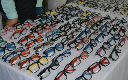 Lentes en beneficio de alumnos serán entregados