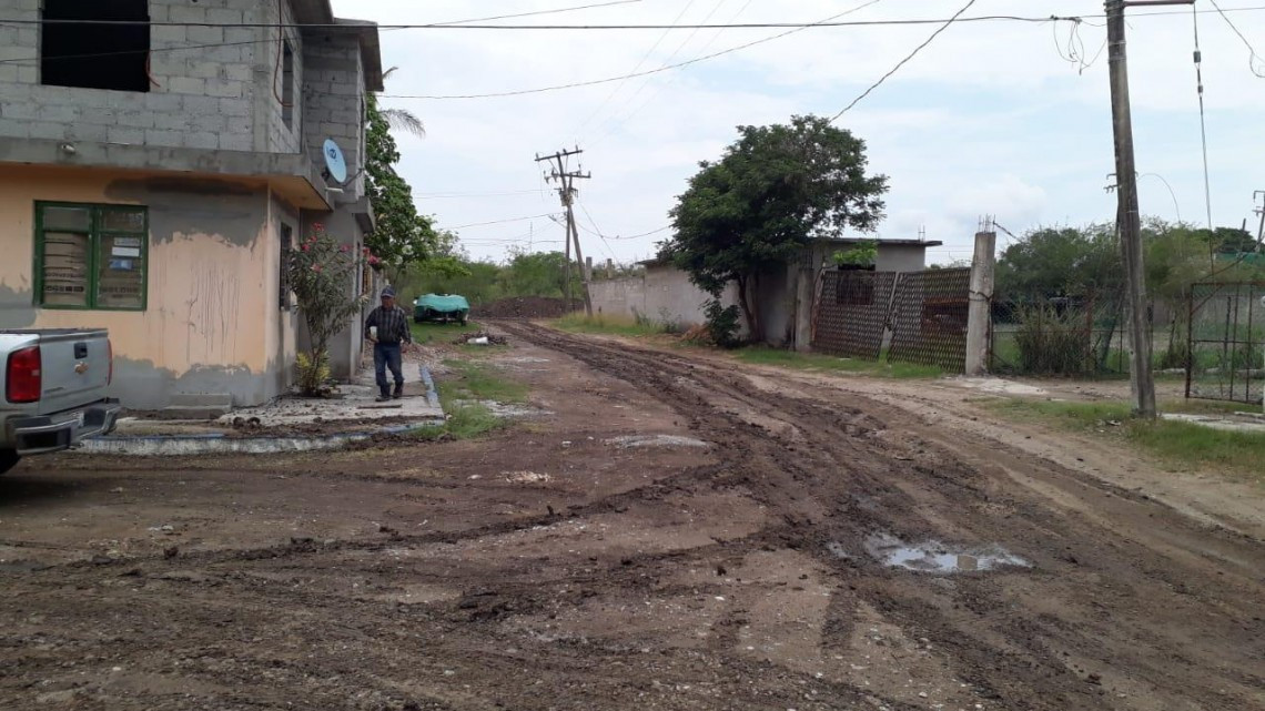 Siguen problemas en suministro de energía eléctrica en populosa colonia