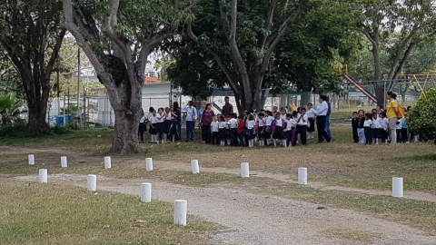 Evacuan a 90 personas de asilo por quema de pastizal