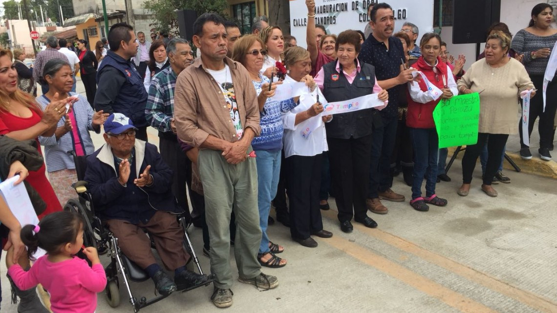 Entrega alcaldesa calle y comedor escolar