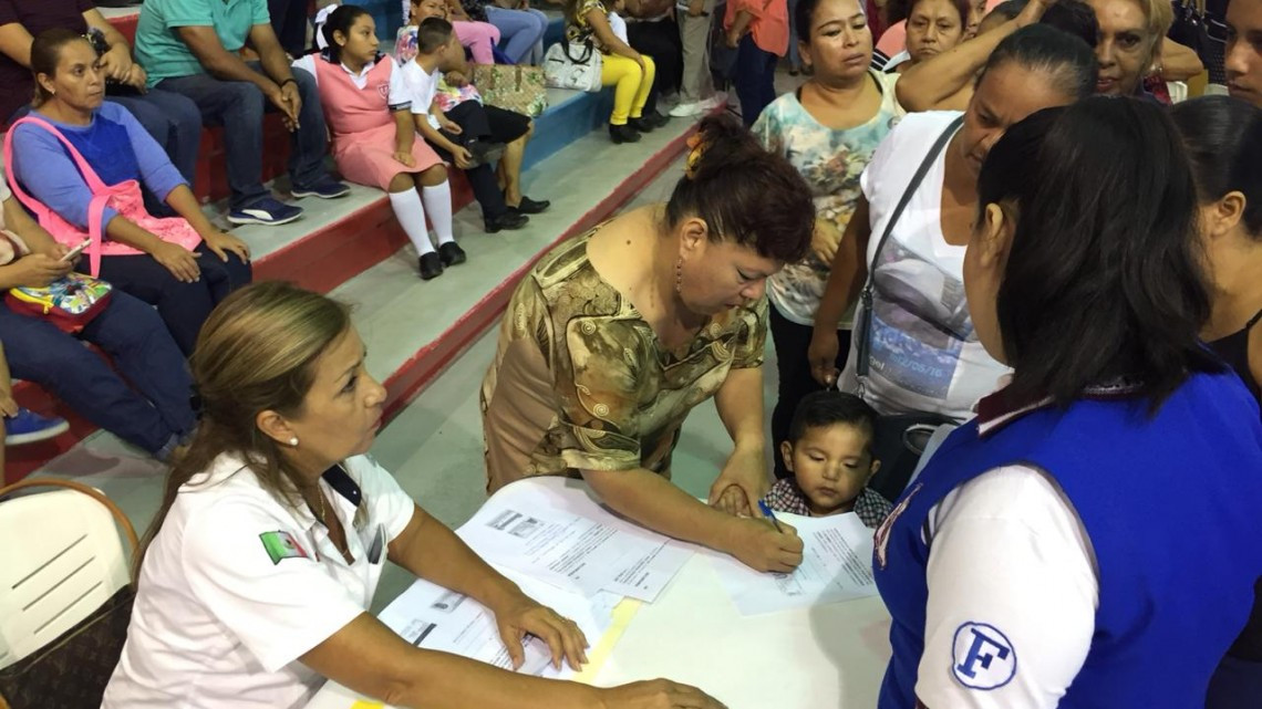 Entregan últimas becas municipales a 623 alumnos 