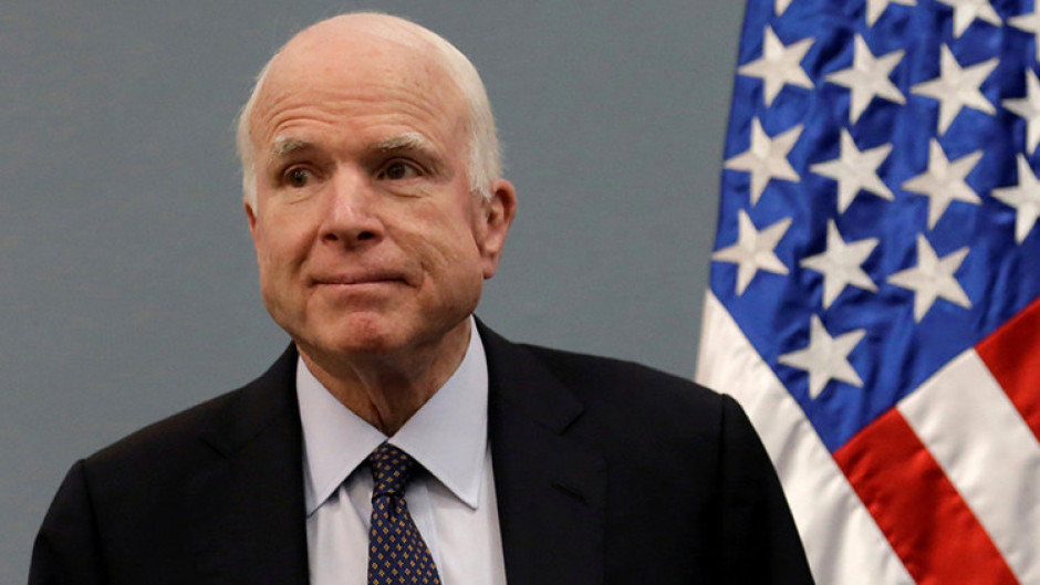 Regresa el senador John McCain este martes al Senado de EU