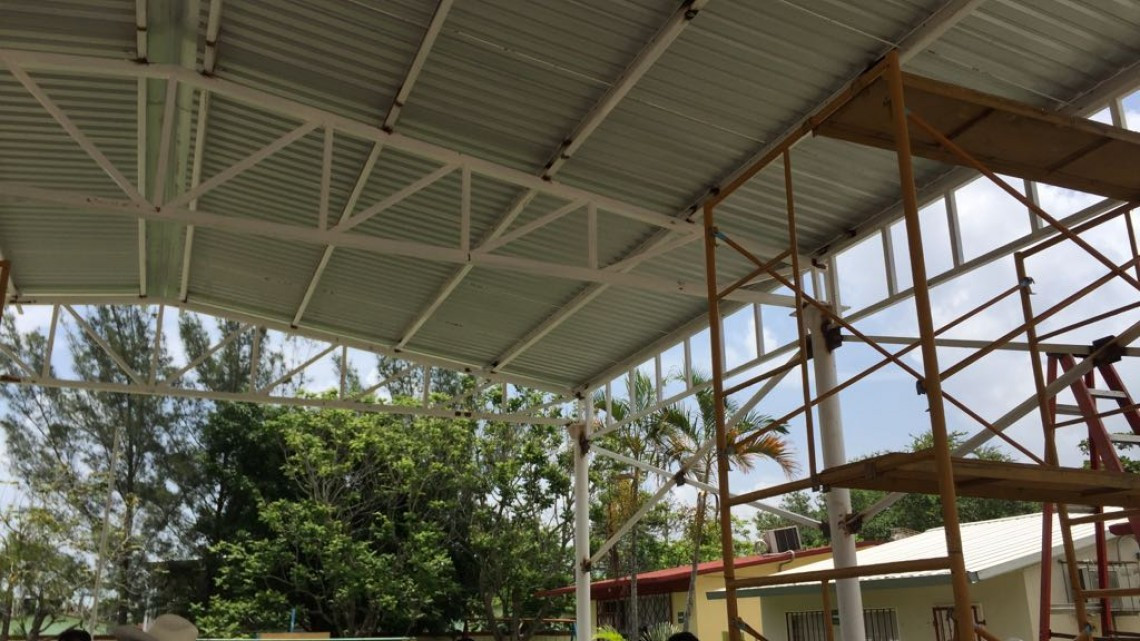 Aprovechan periodo vacacional para ejecutar obras en planteles educativos