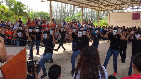 Fomentan participación estudiantil con zumbatón