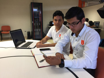 Estudiantes de la UPALT, desarrollan apps que refuerza seguridad de usuario