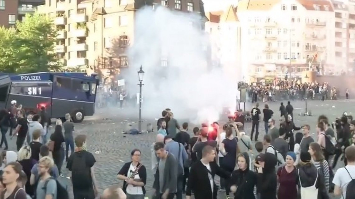 Miles de personas protestan previo a la cumbre del G-20 en Hamburgo