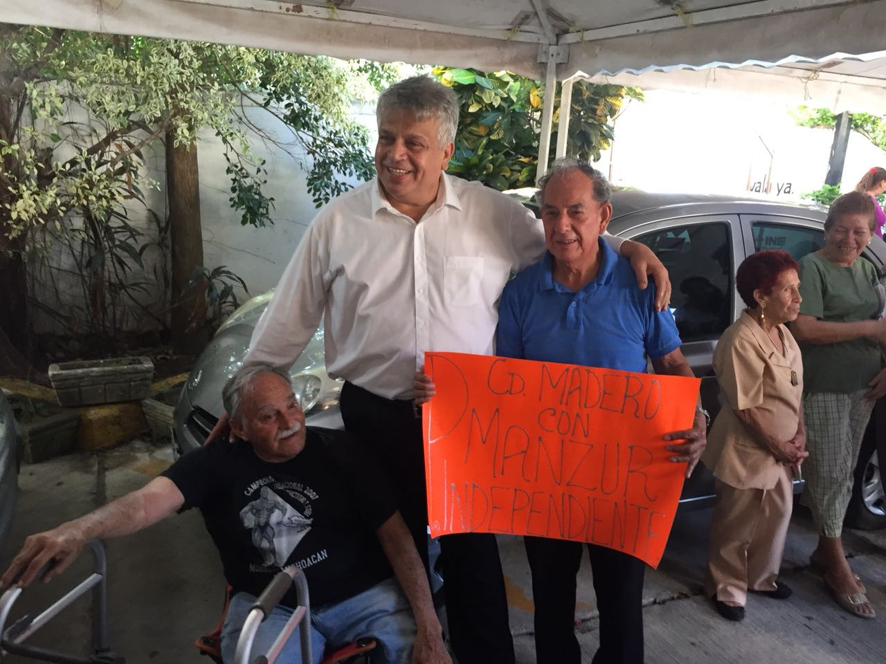 Juan Manzur Oudie se registra como candidato independiente por el distrito 08