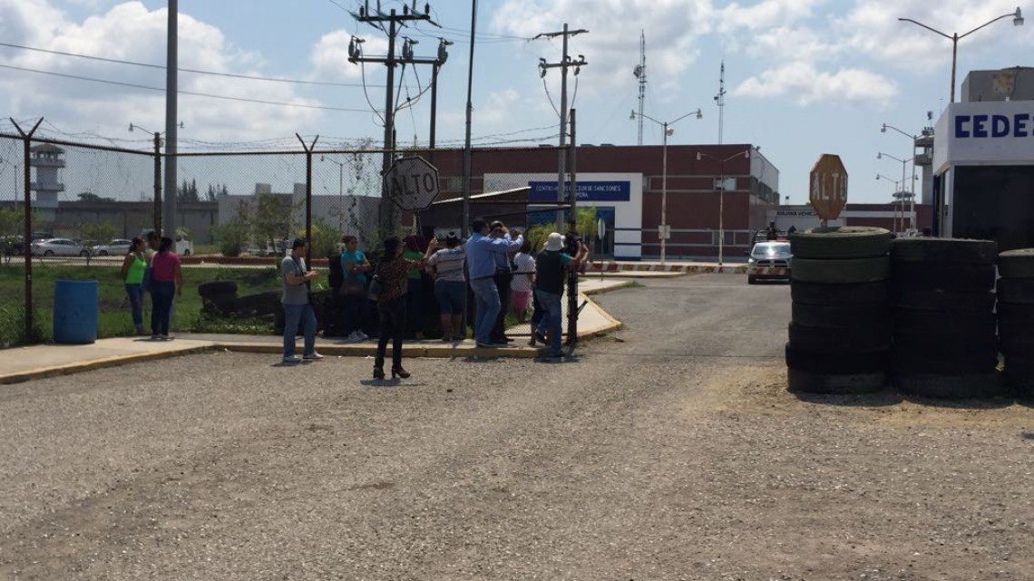 Policía estatal vigila periferia al penal de Altamira