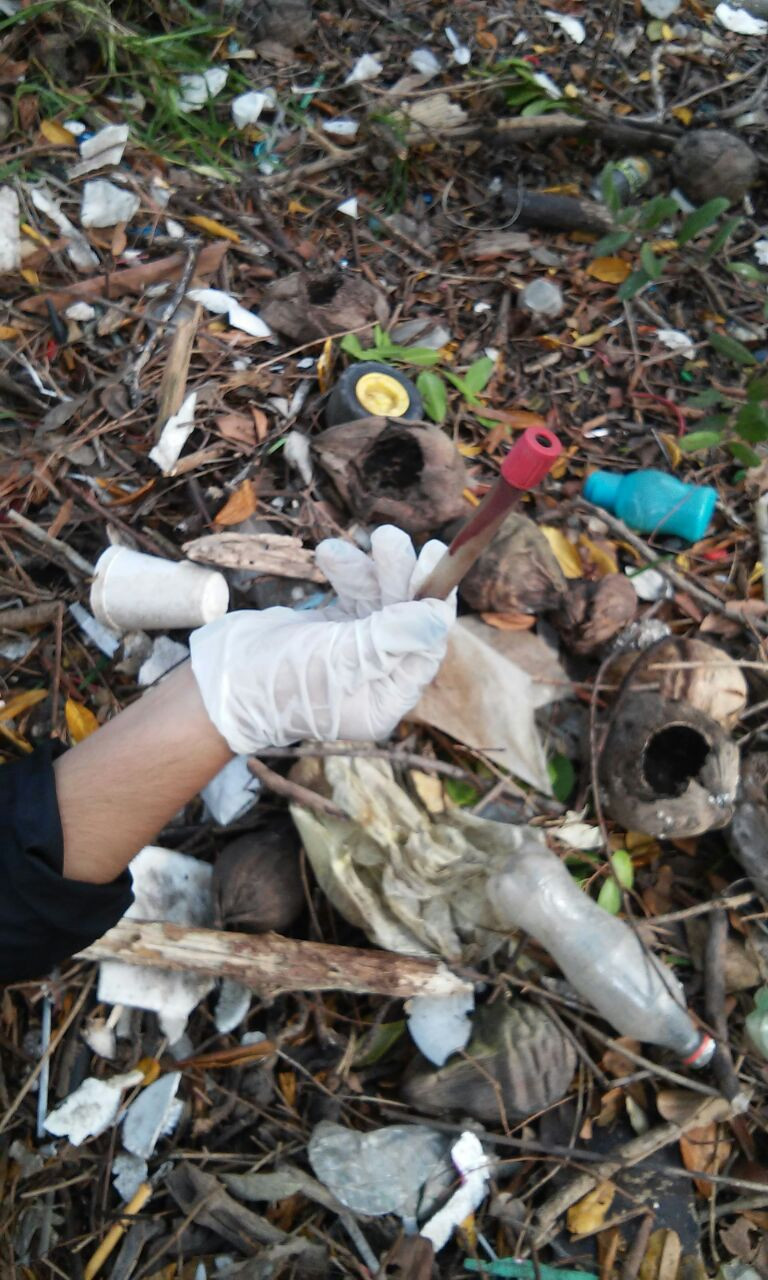 Encuentran en el Carpintero jeringas, tubos de ensayo con sangre y dientes