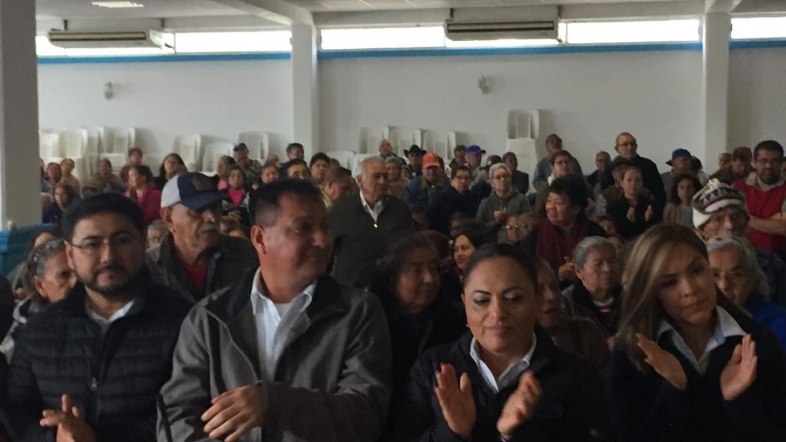 Entregan despensas a adultos mayores en Altamira