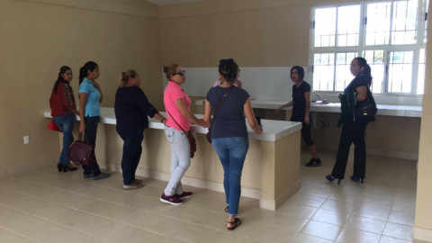 Alumnos de escuela primaria son beneficiados con la construcción de un área para desayunar