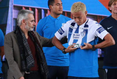 Keisuke Honda se presenta hablando español