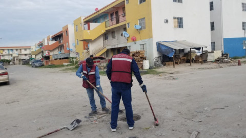 Instaló COMAPA brocales para proteger red sanitaria