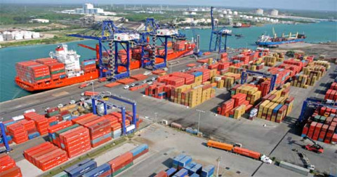 API recibe equipo de inspección para contenedores con carga