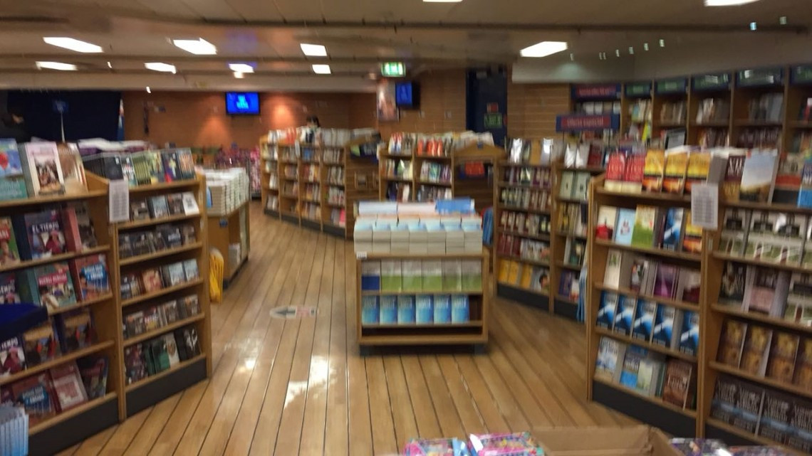 Logos Hope abre sus puertas del mayor tesoro que guarda, su biblioteca