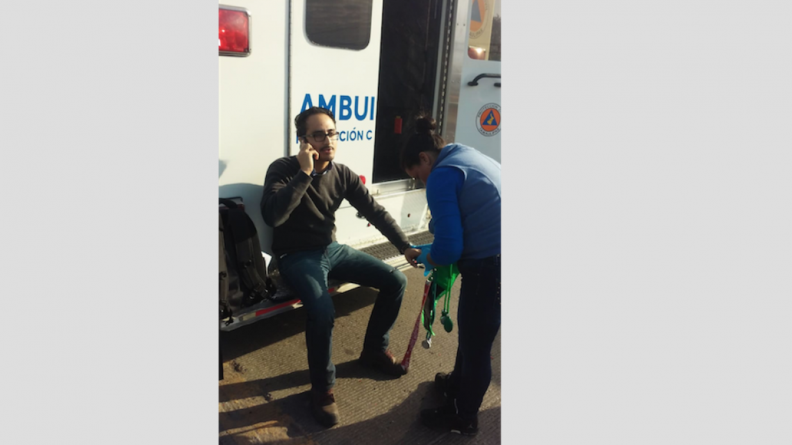 Tráilero impacta camioneta y se da la fuga