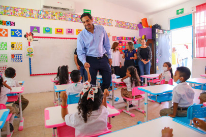 Entrega Alcalde Carlos Peña Ortiz mobiliario para niños del CAIC 