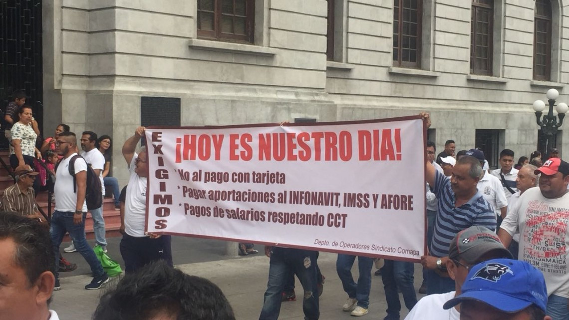 Desfilan 18 mil trabajadores por el día del trabajo