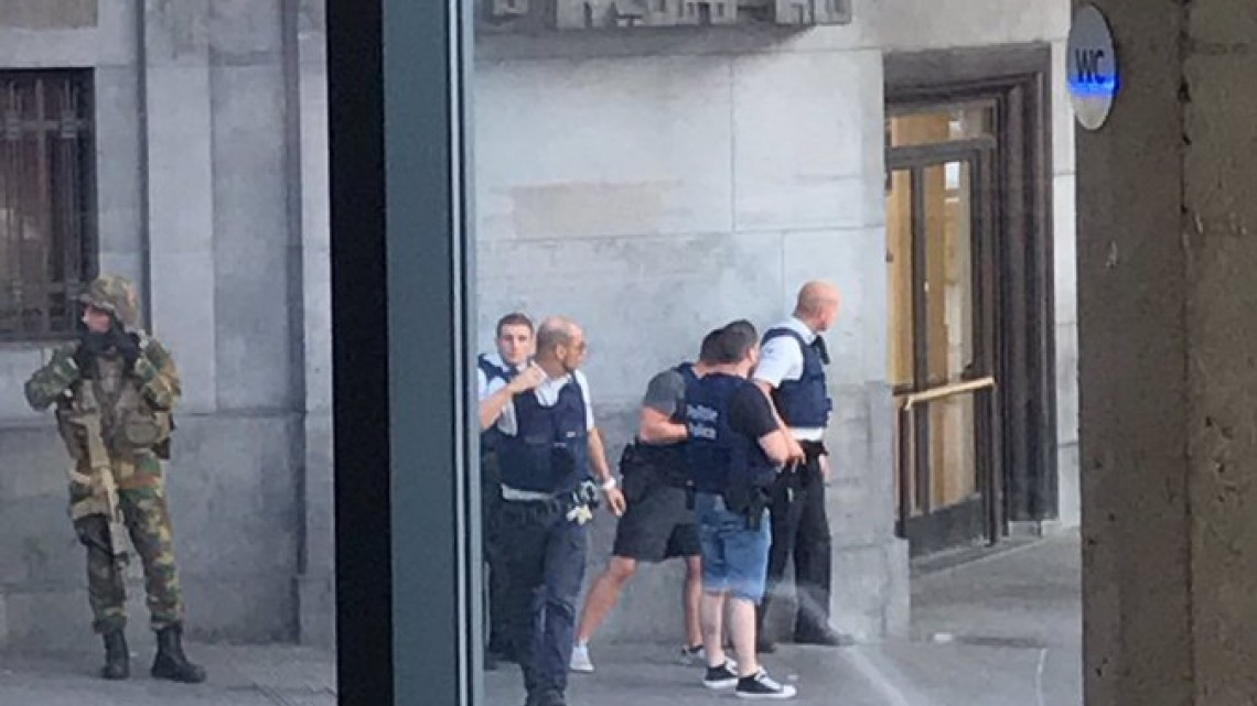 Alerta de bomba en Bruselas; abaten a sospechoso con explosivo 