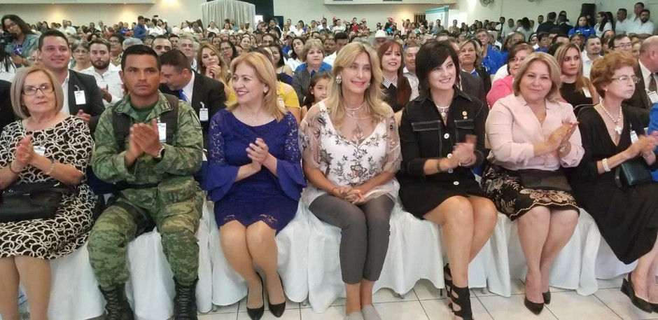 Asiste Maki Ortiz como invitada de honor a Toma de Protesta en Camargo