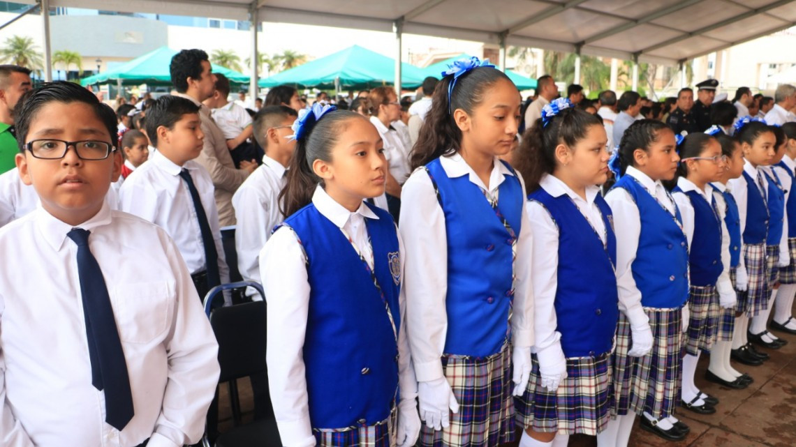 Andrés Zorrilla Moreno, asiste a la a ceremonia del 188 aniversario de la Victoria de Tampico