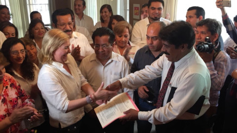 Recibe Rosa Muela constancia que la avala candidata de Morena a la alcaldía de Tampico