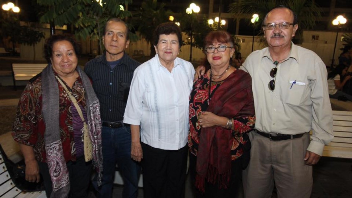 Inauguran espectacular Carrusel en Plaza Hijas