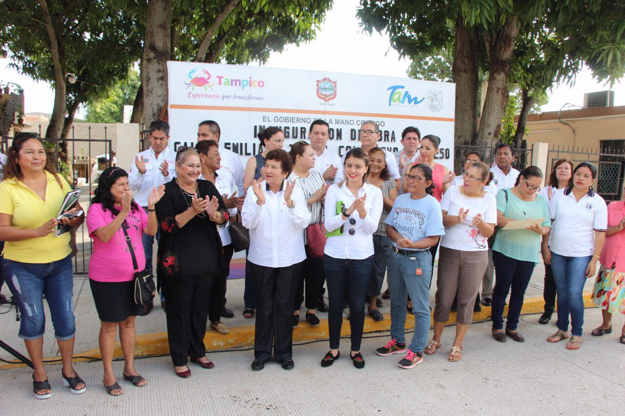 Entregan pavimentación de calle Emiliano Zapata