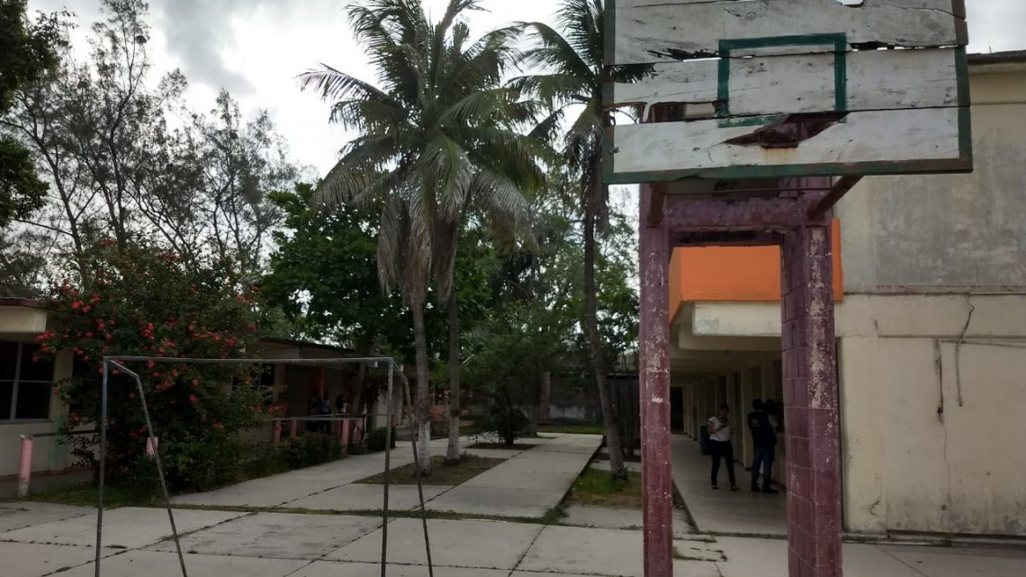 Secundaria de la Isleta Pérez se cae a pedazos