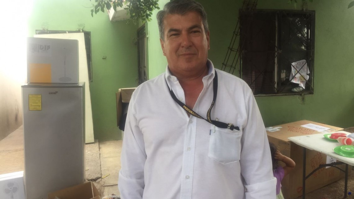 Entrega DIF Matamoros enceres domésticos a padre de 8 hijos