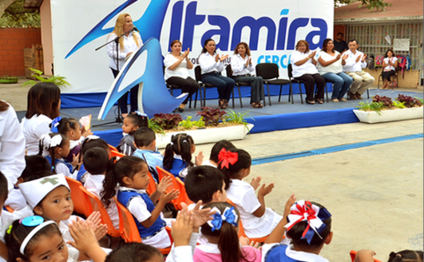 Alcaldesa garantiza el derecho a la educación de calidad en Altamira