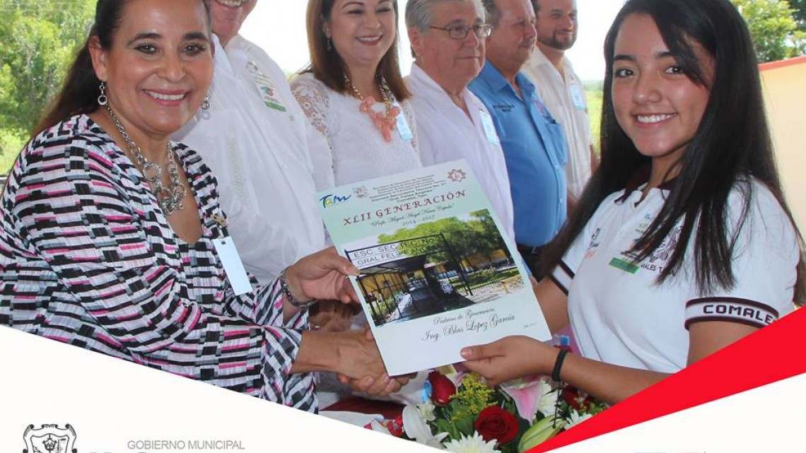 Alcalde asiste a ceremonia de graduación