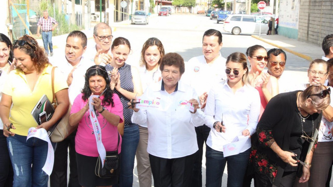 Entregan pavimentación de calle Emiliano Zapata