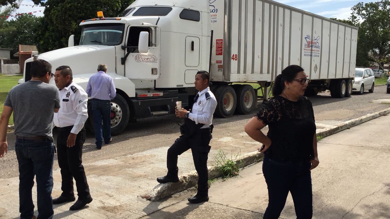 Continúa conflicto en la Estadio por la construcción de barda en una calle 