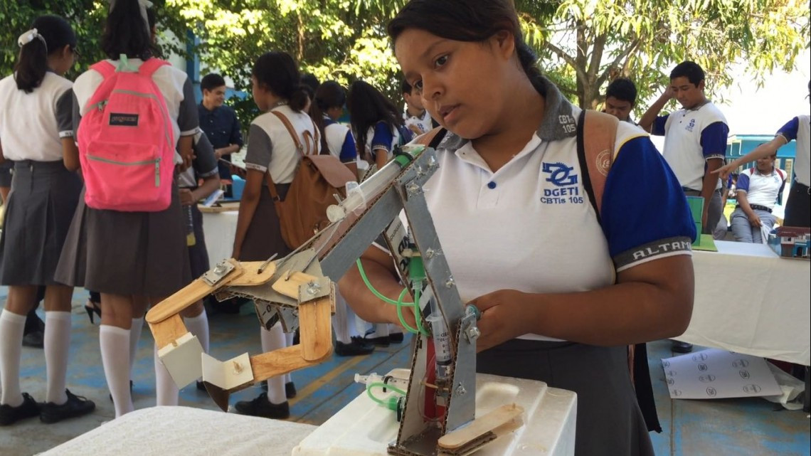 Realizan feria regional de física a nivel bachillerato 