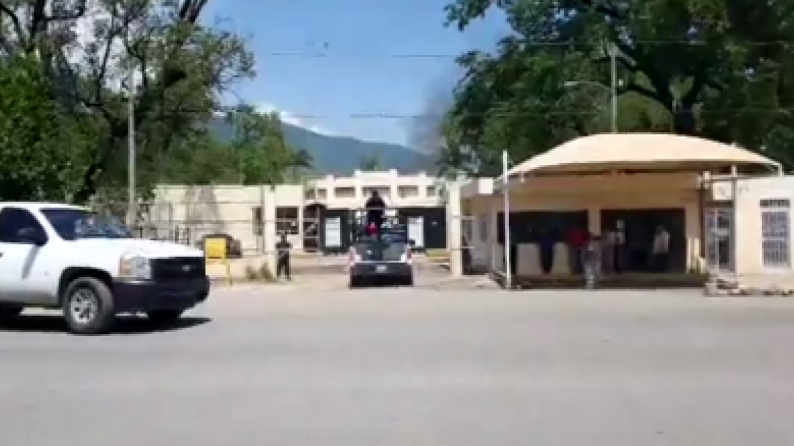 Reportan disparos y posible motín al interior del Cedes Victoria