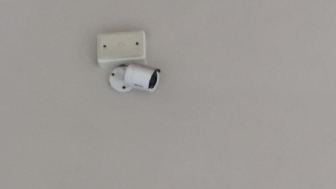 Problemas en el sistema eléctrico, impide operación al 100% de equipo acondicionado dentro del Ayuntamiento. 