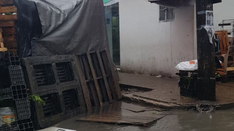Lluvia genera inundaciones en diversas colonias de Tampico