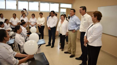 Gobernador entrega diversas obras en el Centro Universitario sur UAT
