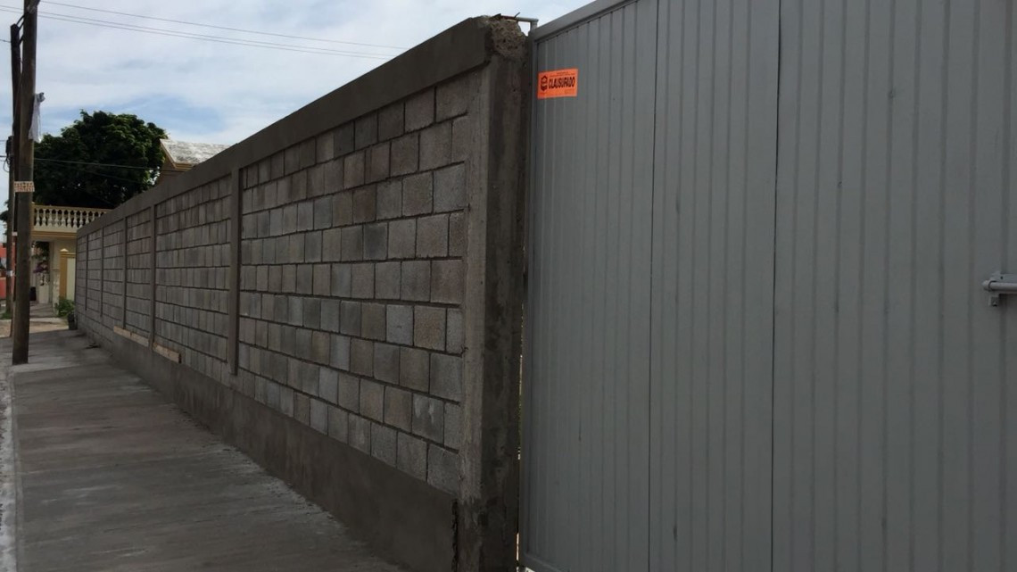 Continúa conflicto en la Estadio por la construcción de barda en una calle 