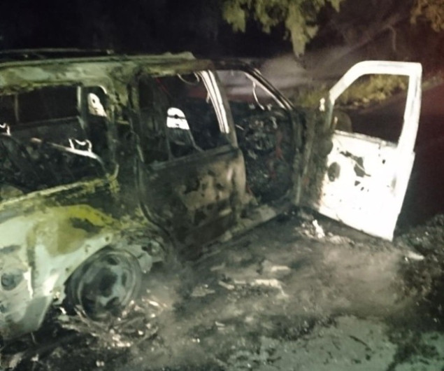 Jóvenes sufren quemaduras tras el incendio de su camioneta